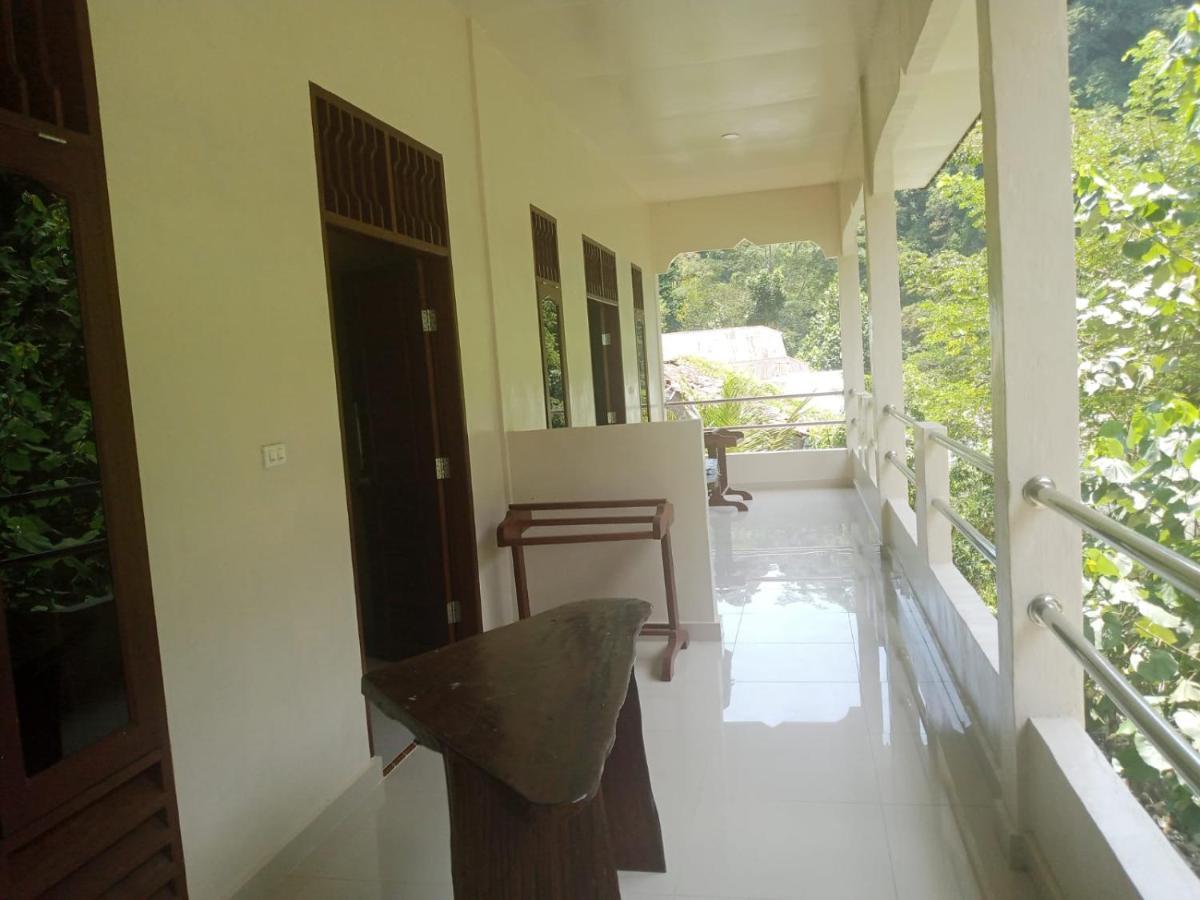 Raja Guest House - Jungle Trekking & Tours Bukit Lawang Sumatra Екстериор снимка