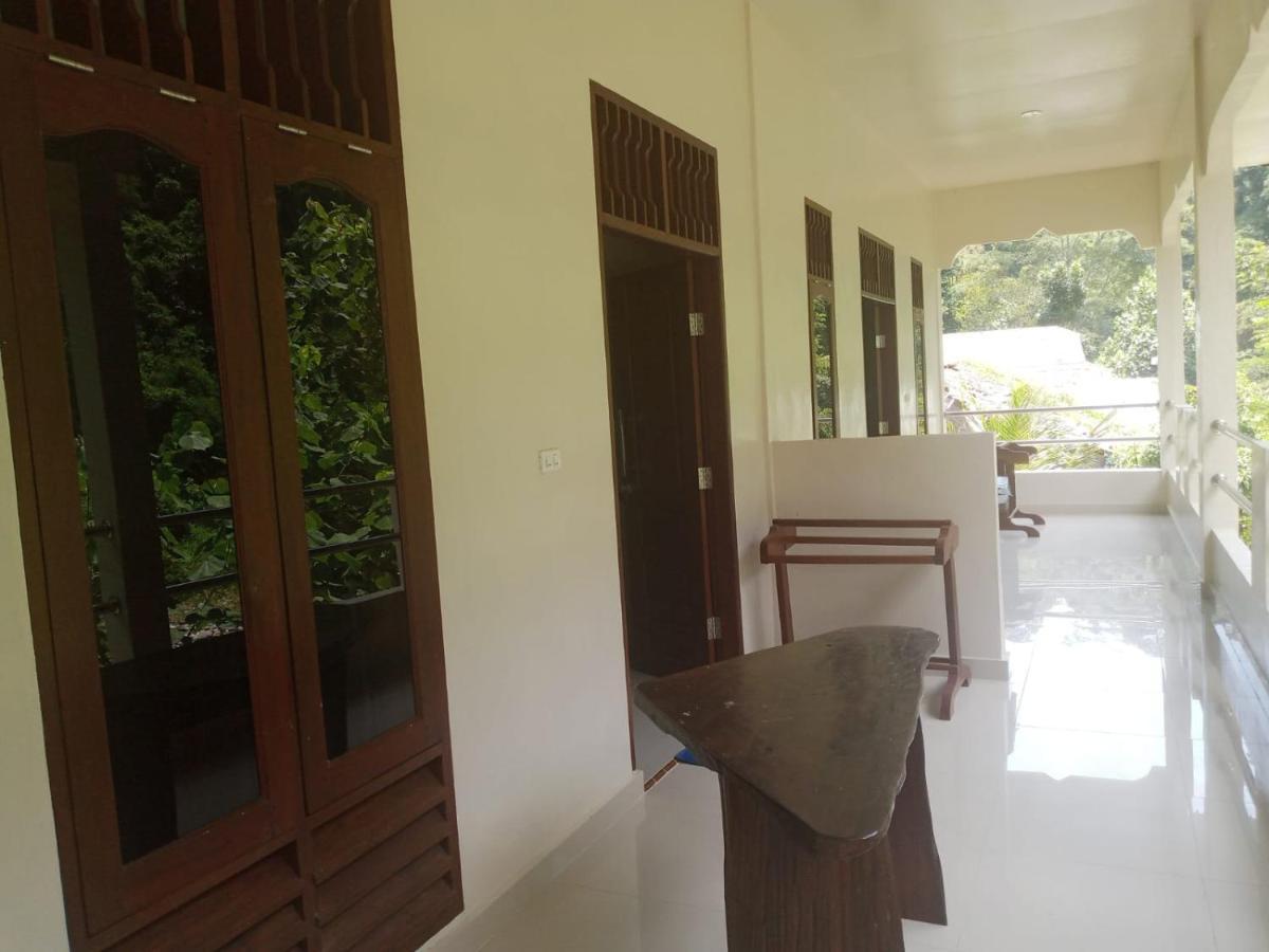 Raja Guest House - Jungle Trekking & Tours Bukit Lawang Sumatra Екстериор снимка