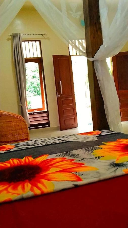Raja Guest House - Jungle Trekking & Tours Bukit Lawang Sumatra Екстериор снимка