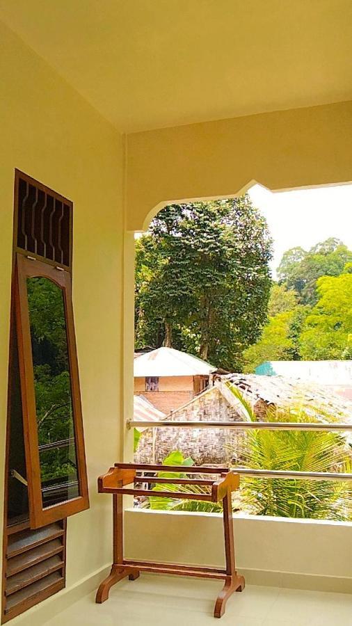 Raja Guest House - Jungle Trekking & Tours Bukit Lawang Sumatra Екстериор снимка